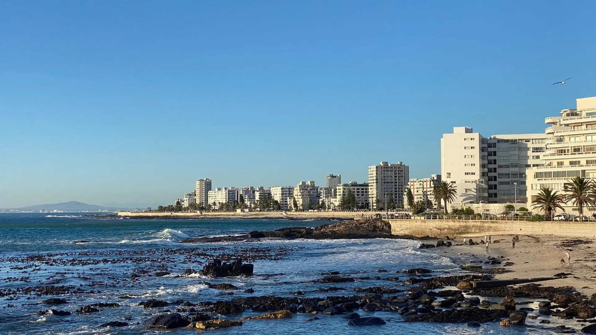Lido Beachfront Apartment Sea Point Cape Town