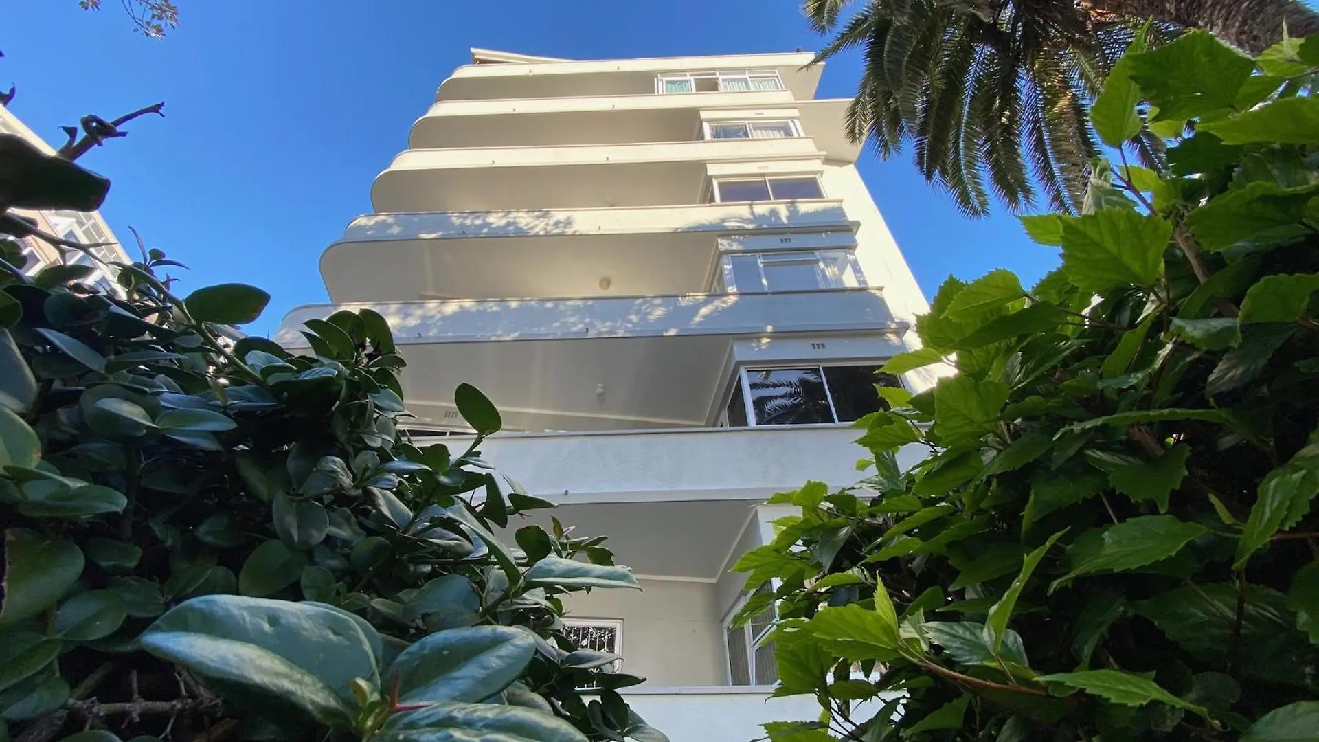 Lido Beachfront Apartment Sea Point Cape Town