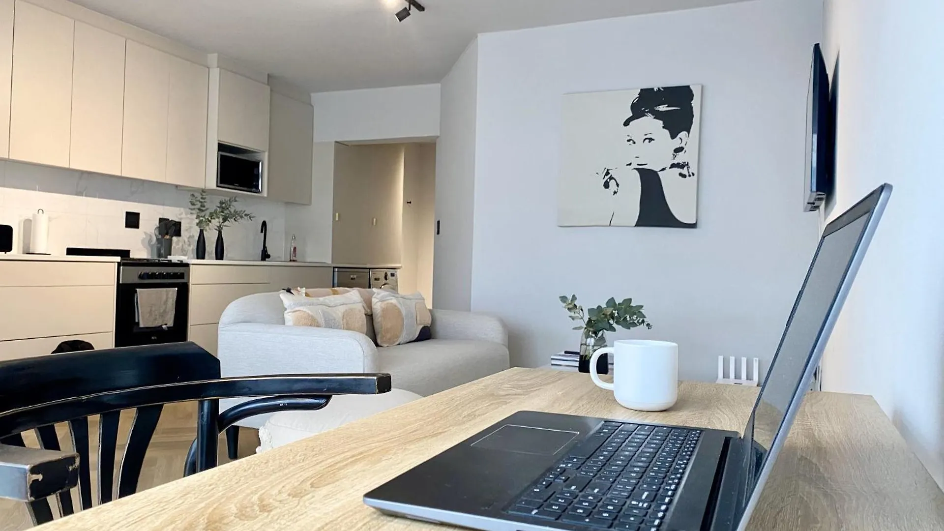 Lido Beachfront Apartment Sea Point Cape Town